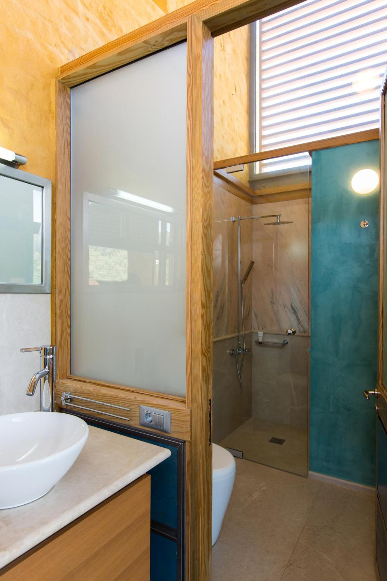 Beachfront Ravdoucha Epavlis Eleni Villa - Pool, Hot Tub, Gym, Sauna, Private Parking, Wifi Χανιά Εξωτερικό φωτογραφία